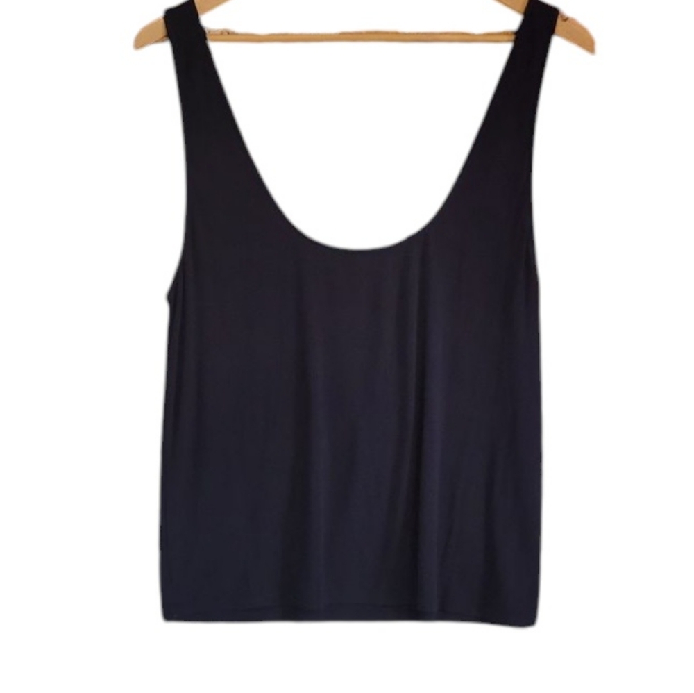 Classic Black ribbed crop